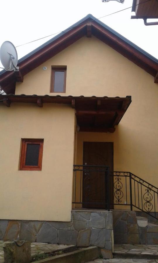 Dva Opryshka Yaremche Exterior foto